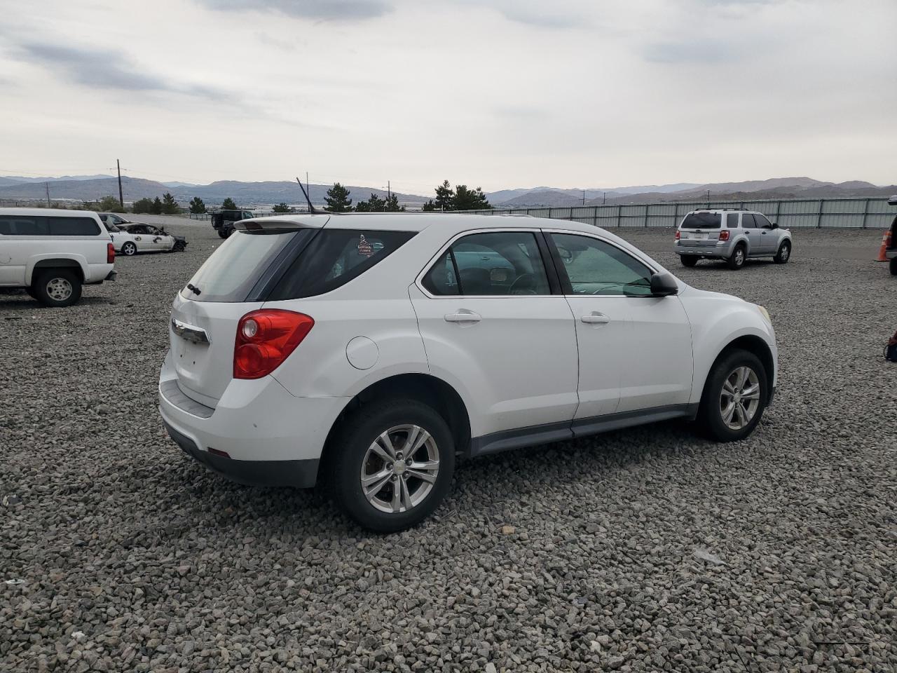 2013 Chevrolet Equinox Ls - Image 3