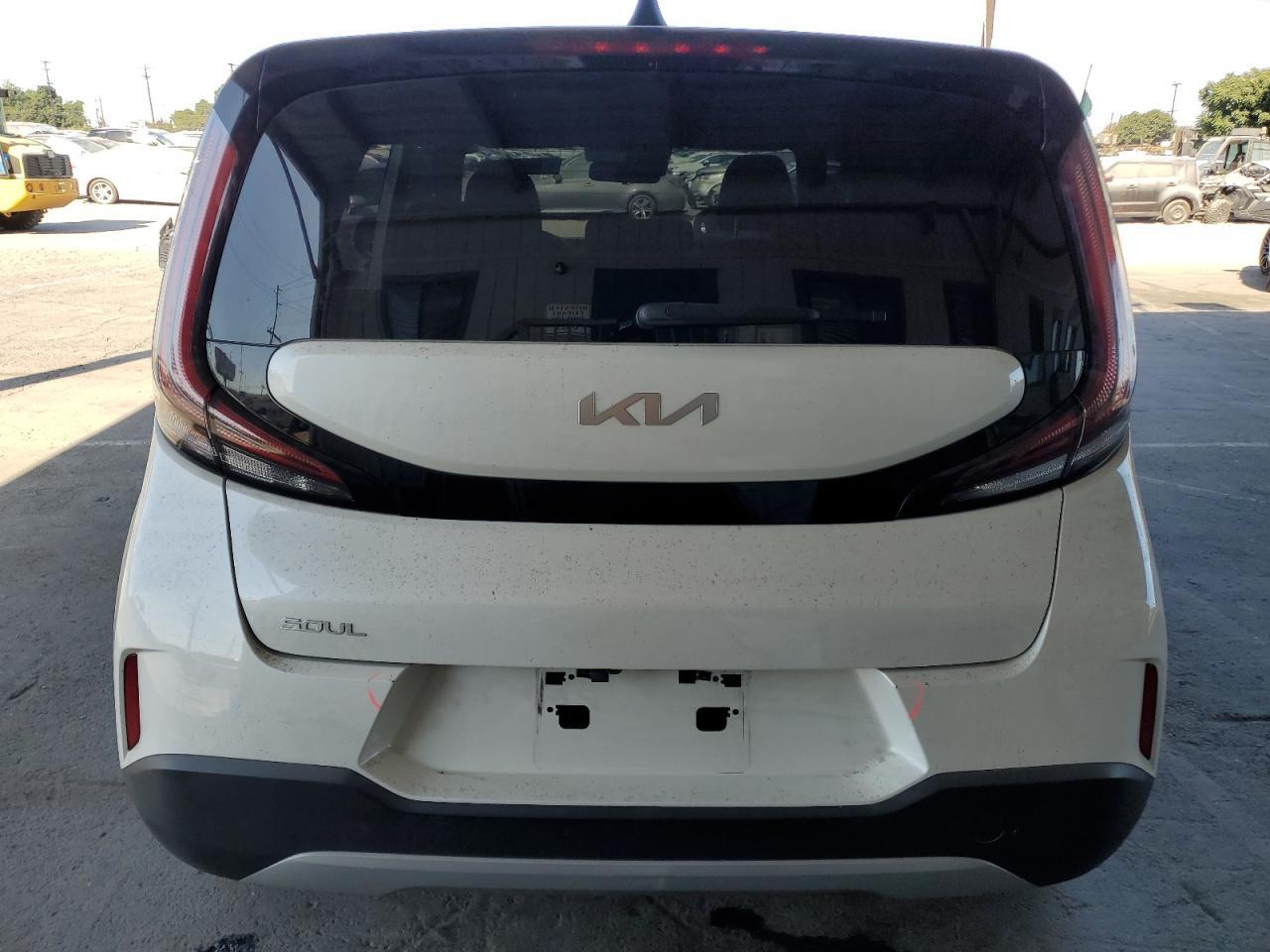 2023 Kia Soul Lx - Image 6