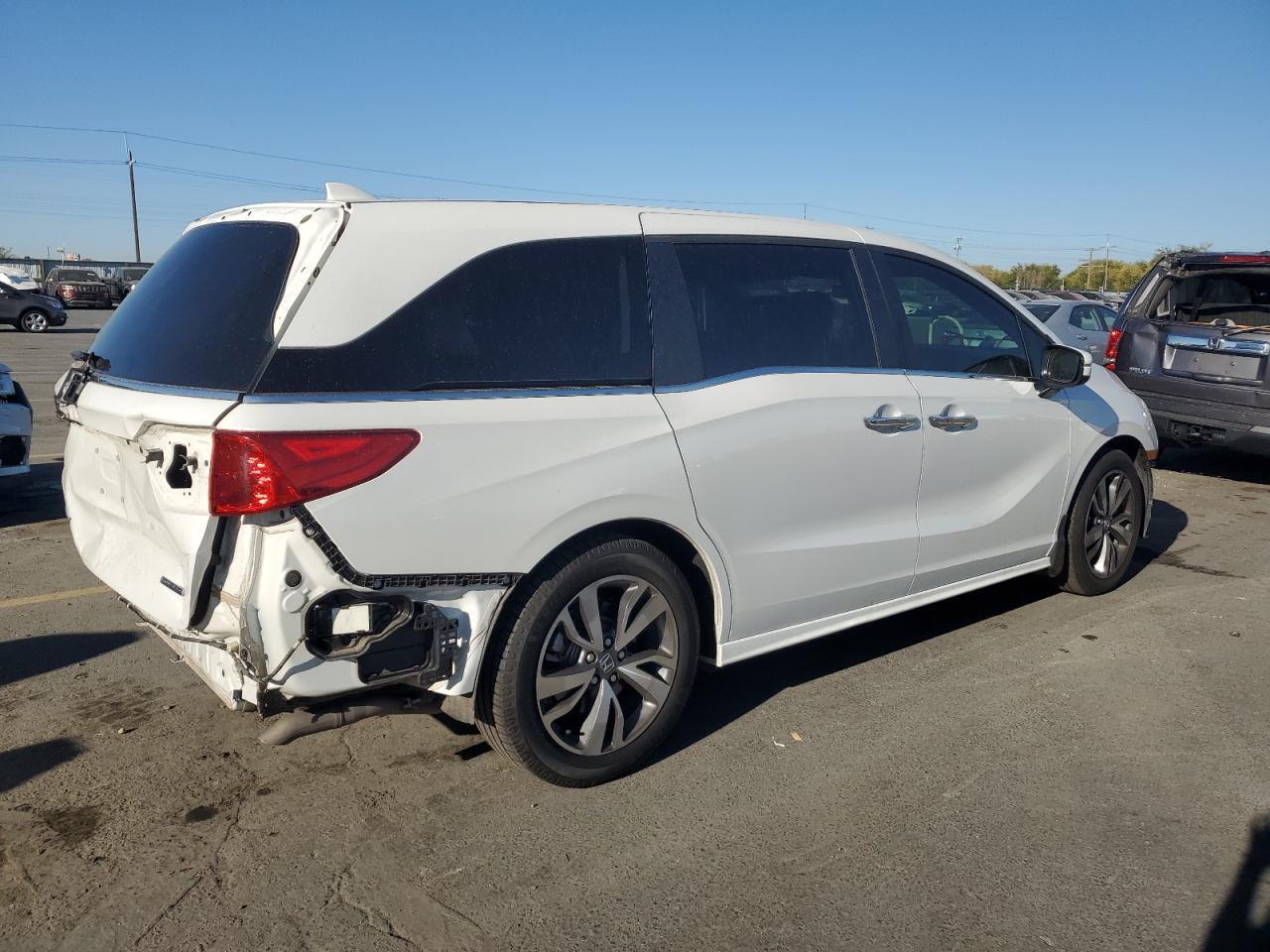 2022 Honda Odyssey Touring - Фото 3