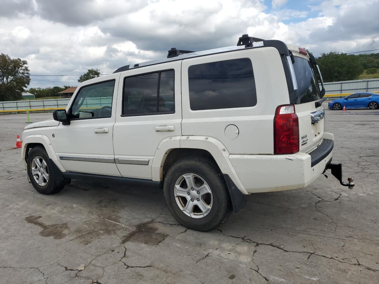 2008 Jeep Commander Limited - Image 2