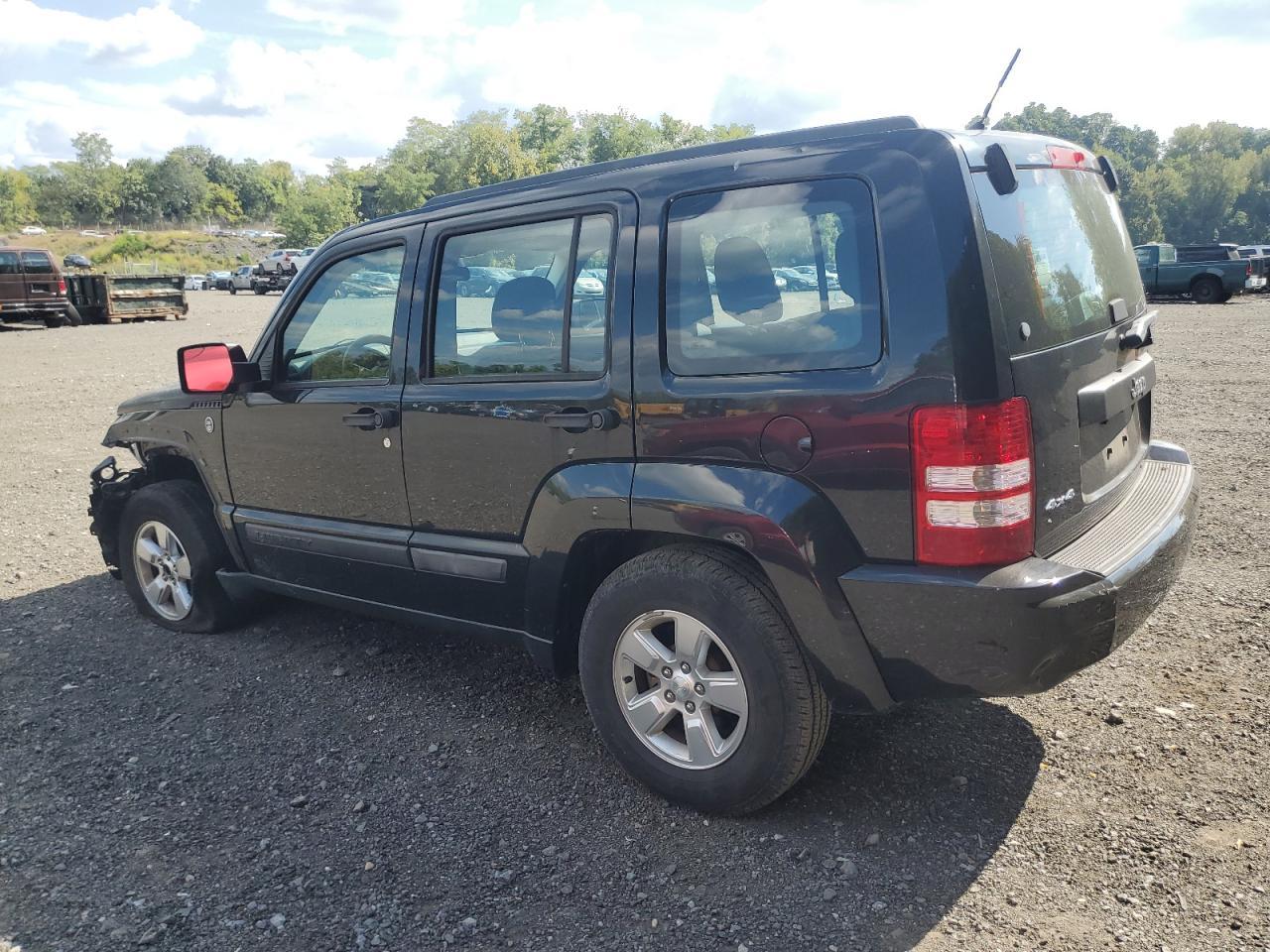 2012 Jeep Liberty Sport - Фото 2