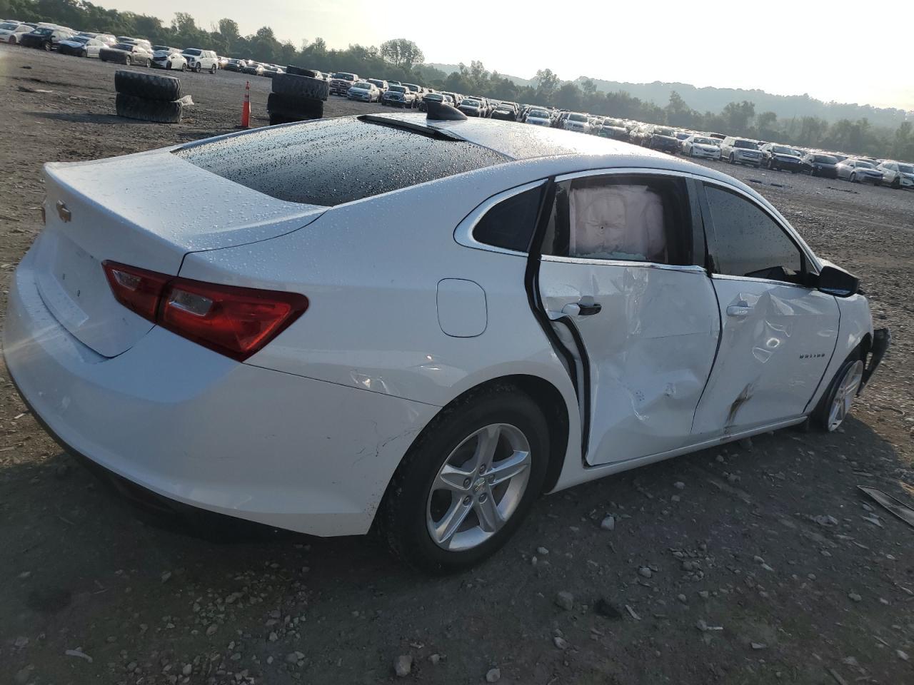 2020 Chevrolet Malibu Ls - Фото 3