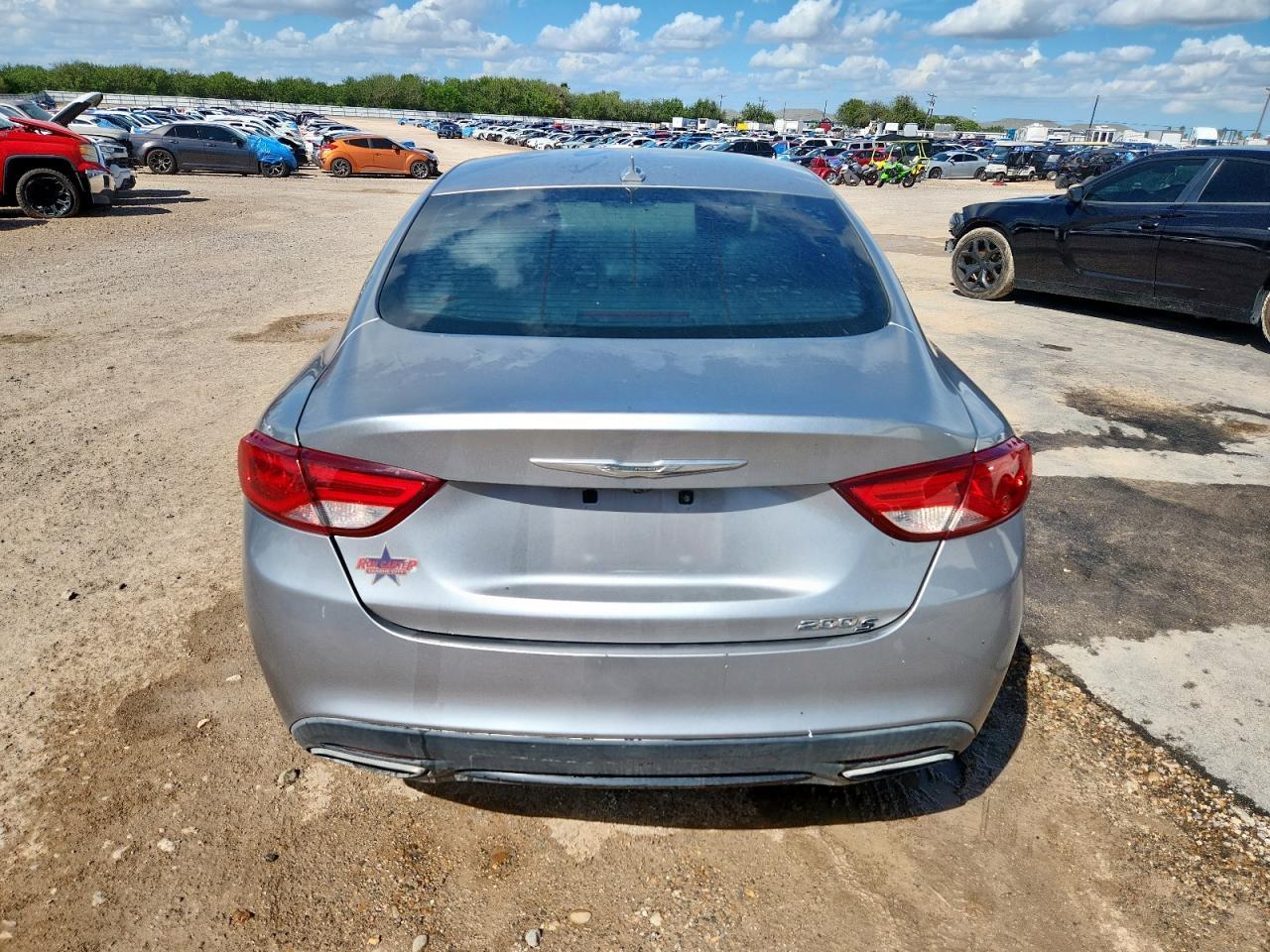 2016 Chrysler 200 S - Image 6