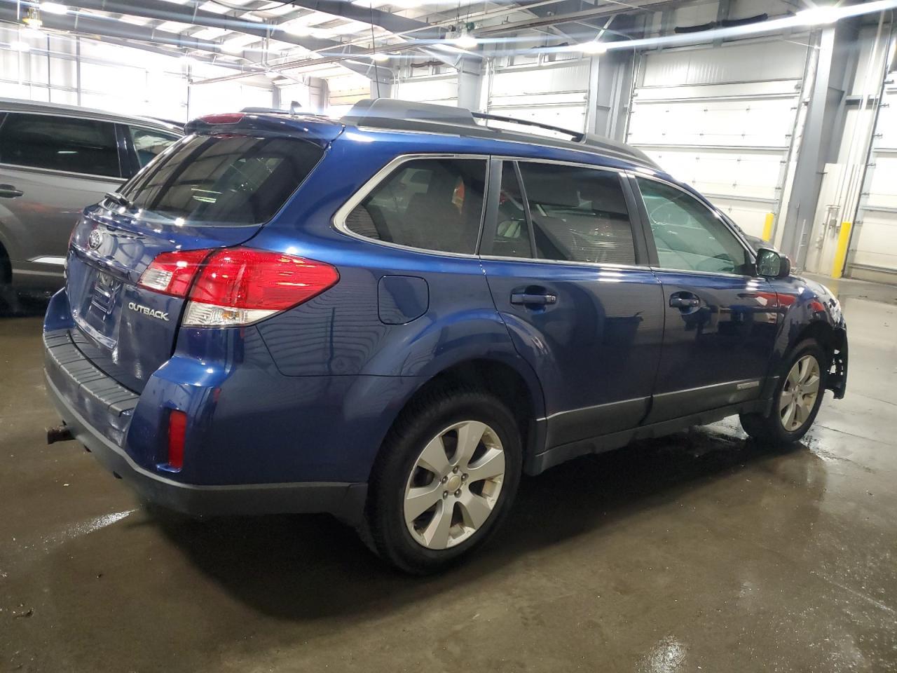 2011 Subaru Outback 2.5I Limited - Image 3