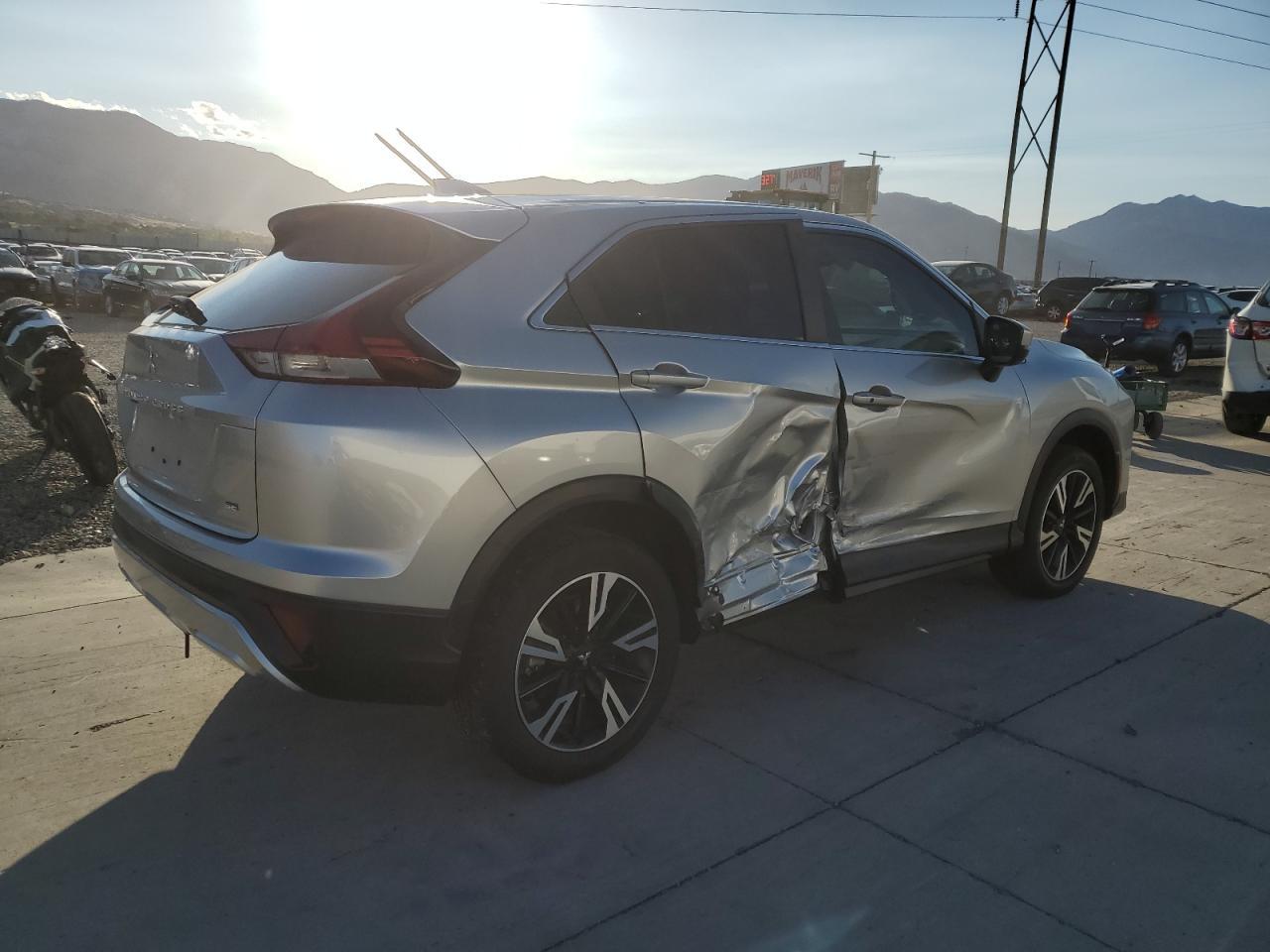 2023 Mitsubishi Eclipse Cross Se - Фото 3