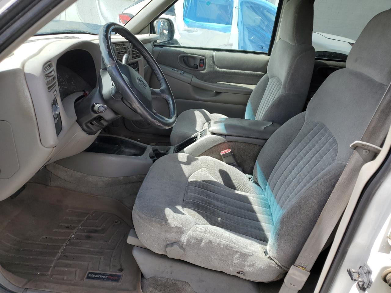 2002 Chevrolet Blazer - Image 7