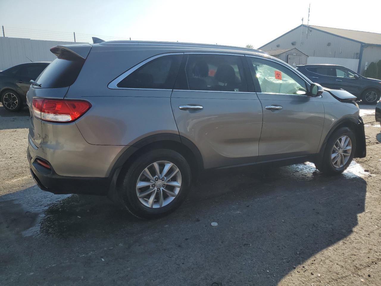 2017 Kia Sorento Lx - Image 3
