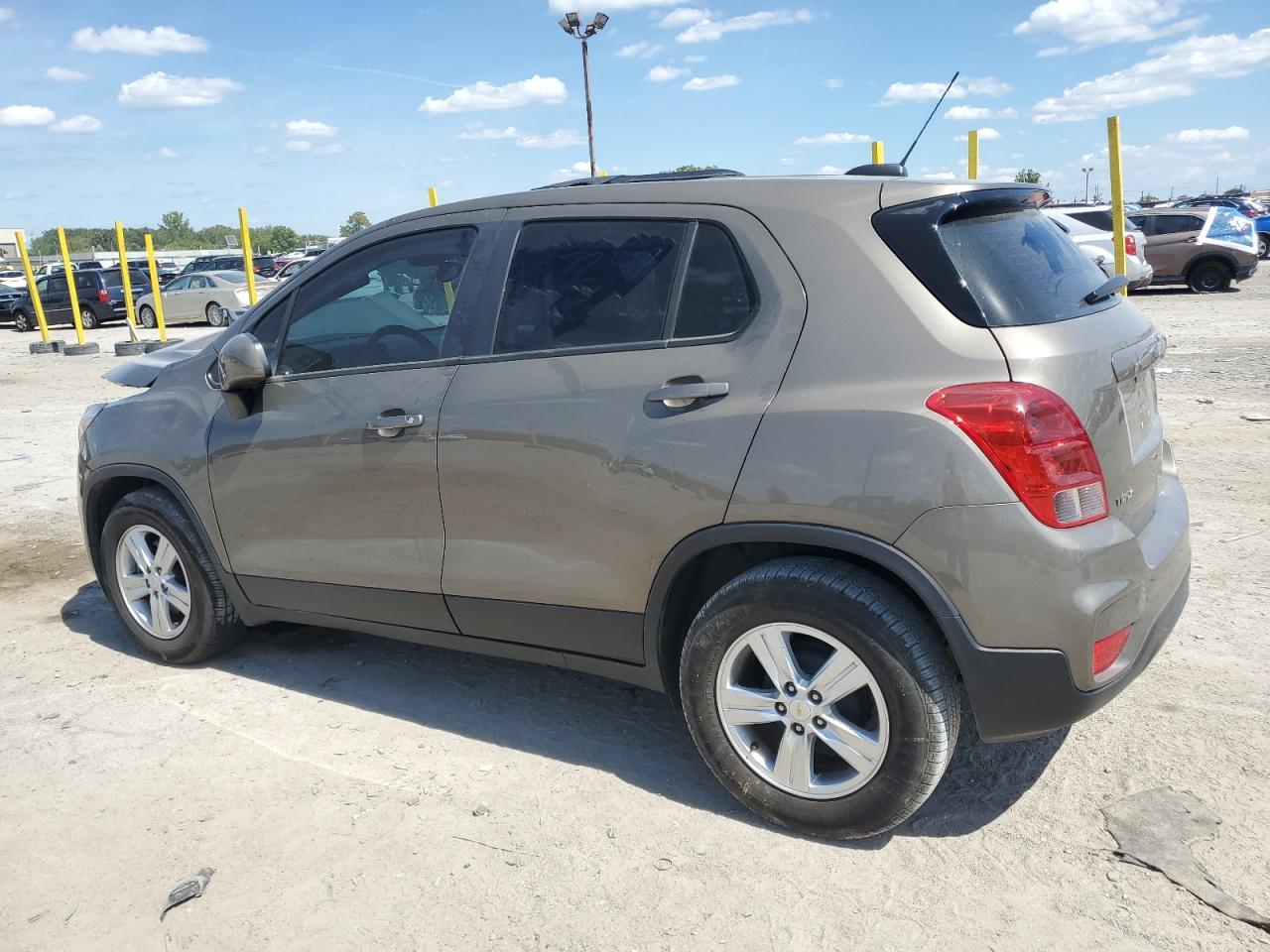 2021 Chevrolet Trax Ls - Фото 2