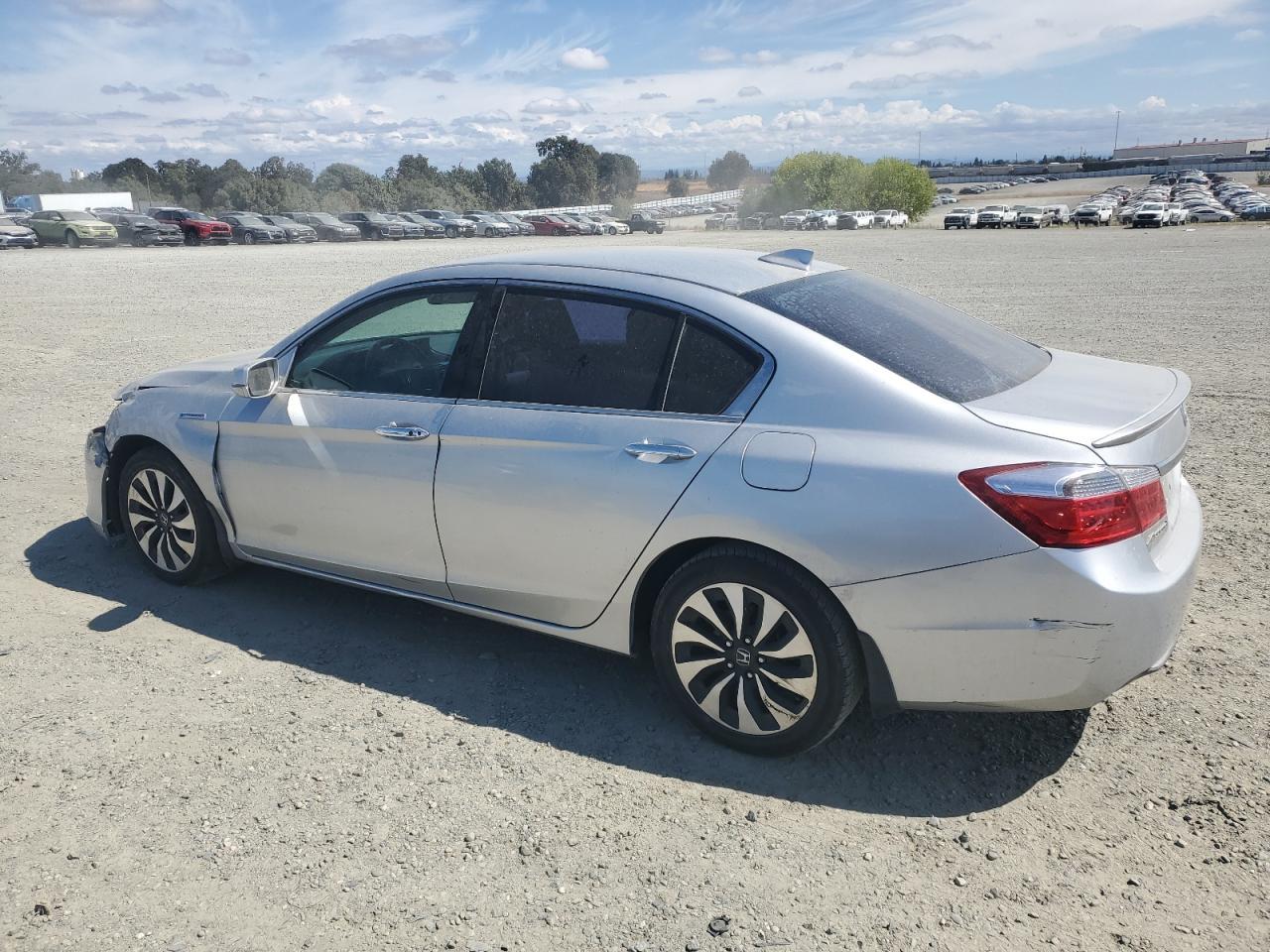 2015 Honda Accord Hybrid - Image 2