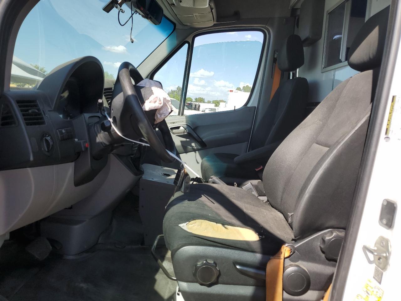 2017 Mercedes-Benz Sprinter 2500 - Image 7