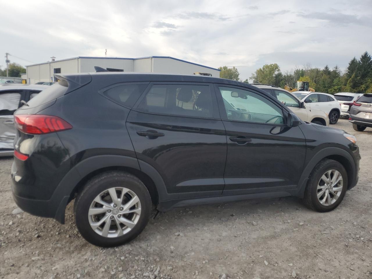 2021 Hyundai Tucson Se - Image 3