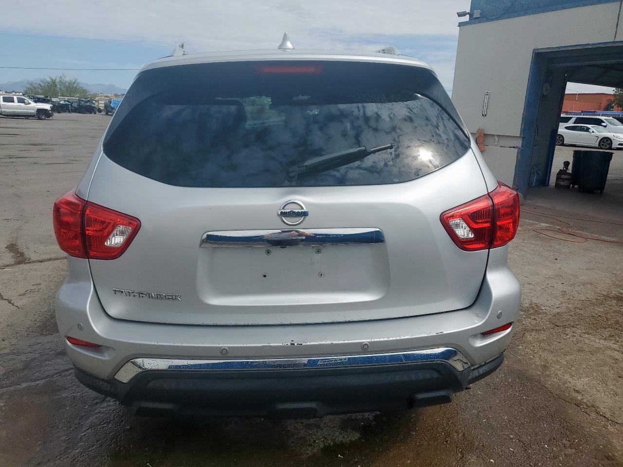 2019 Nissan Pathfinder S - Фото 6