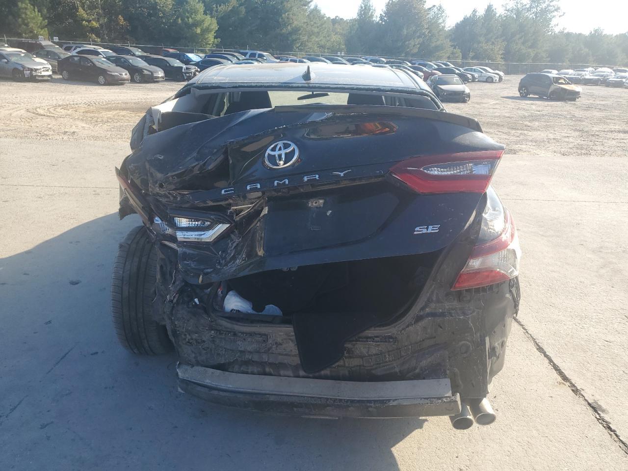 2022 Toyota Camry Se - Фото 6