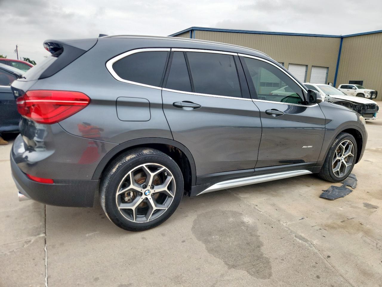 2016 BMW X1 xDrive28I - Фото 3