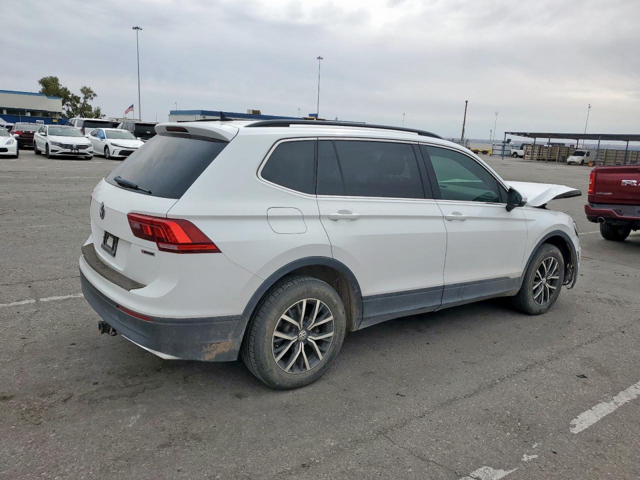 2019 Volkswagen Tiguan Se - Image 3