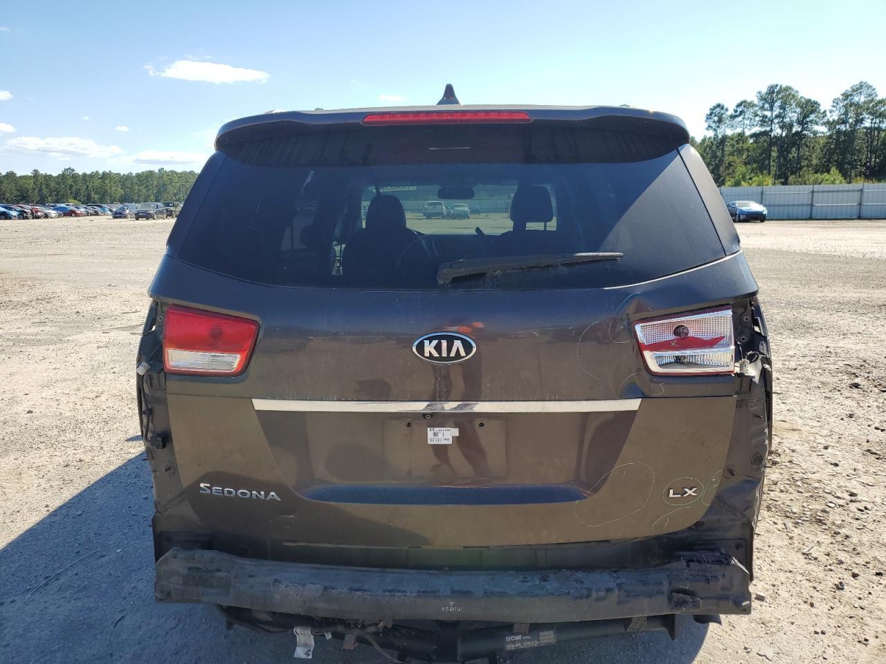 2016 Kia Sedona Lx - Фото 6