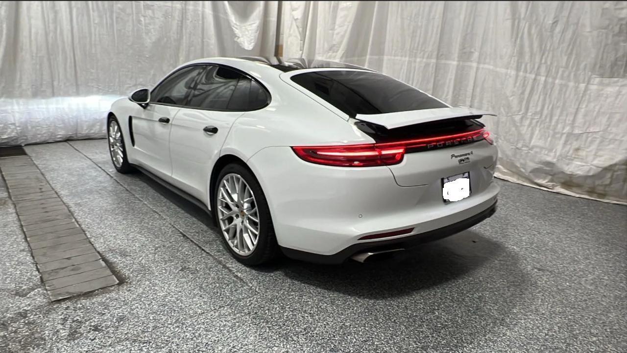 2018 Porsche Panamera 4 - Фото 3