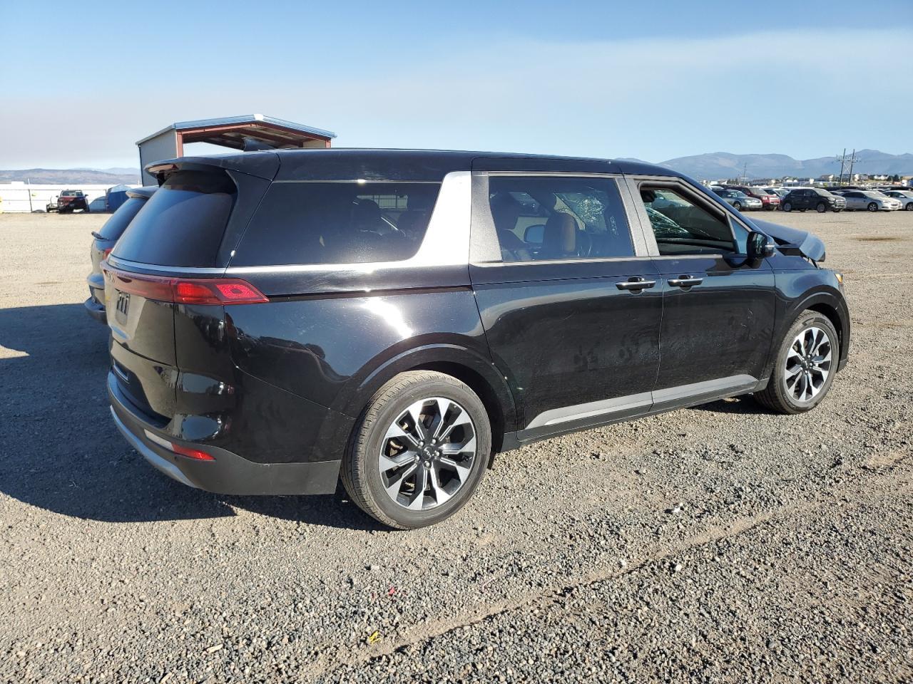 2024 Kia Carnival Ex - Image 3