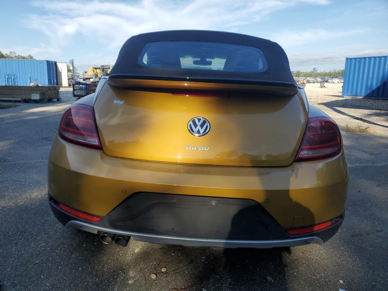 2017 Volkswagen Beetle Dune - Image 6