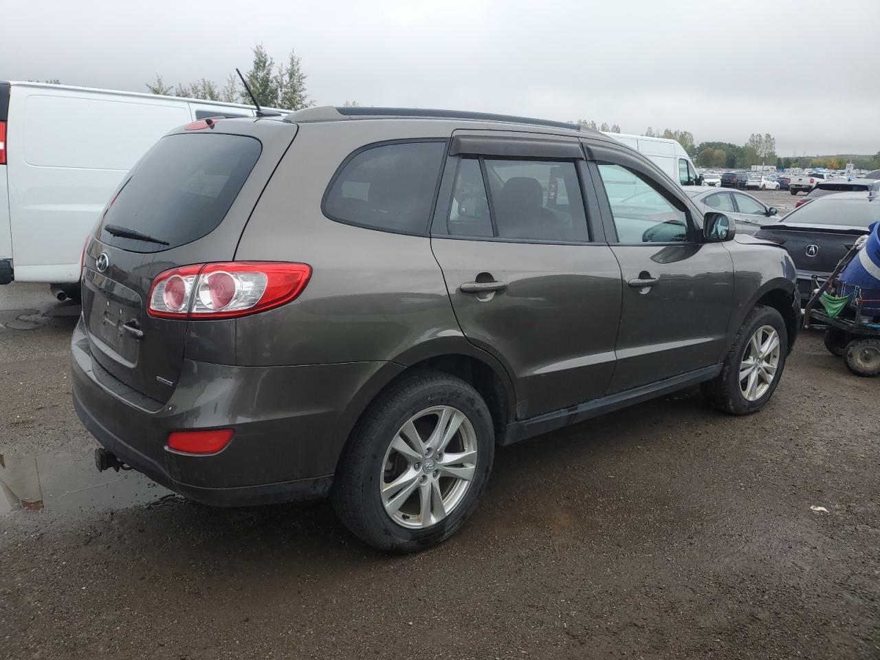 2012 Hyundai Santa Fe Gls - Image 3