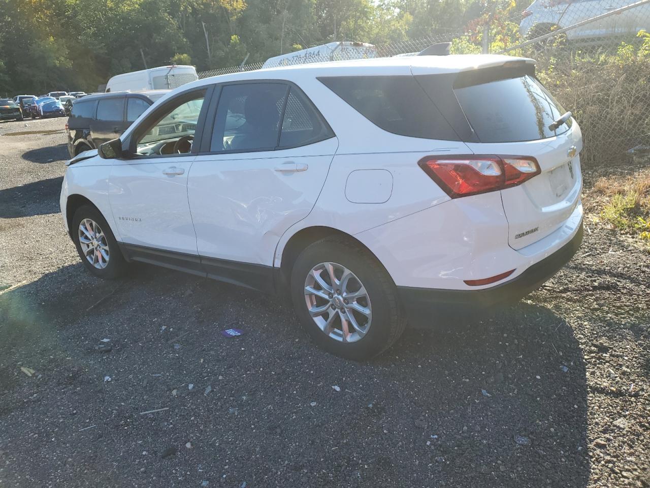 2020 Chevrolet Equinox - Фото 2