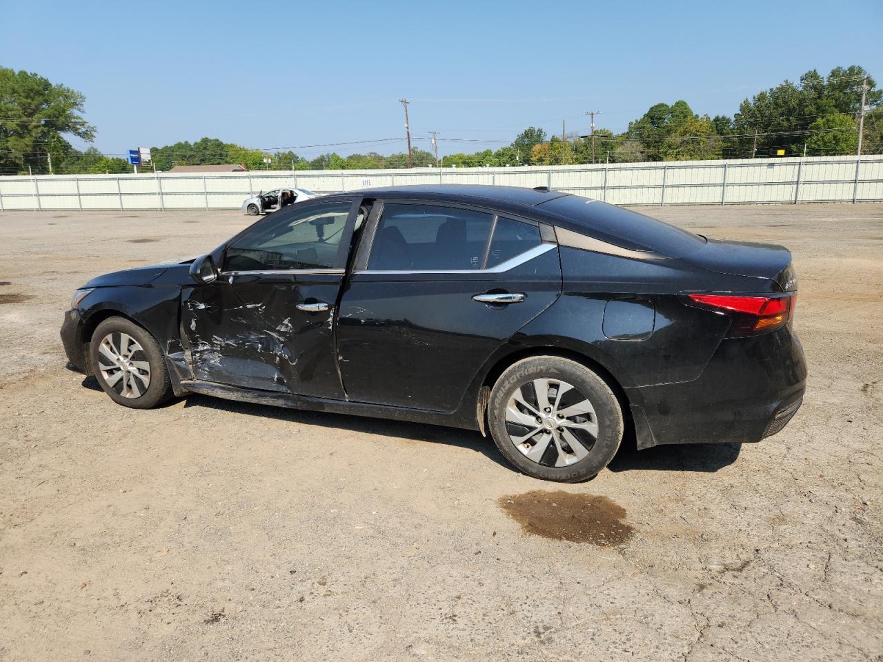 2019 Nissan Altima S - Фото 2