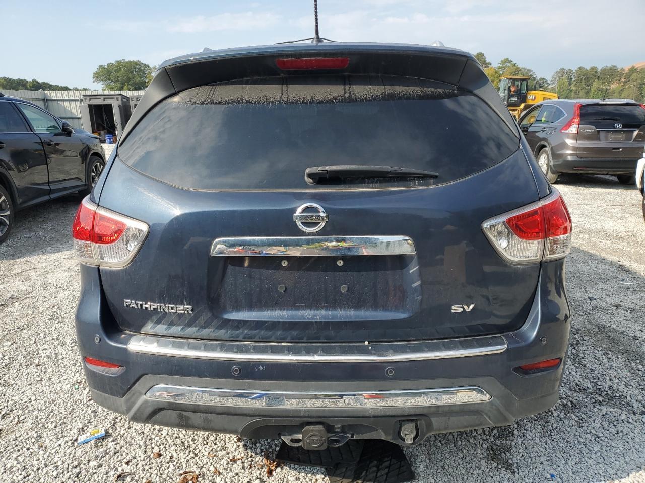 2014 Nissan Pathfinder S - Image 6