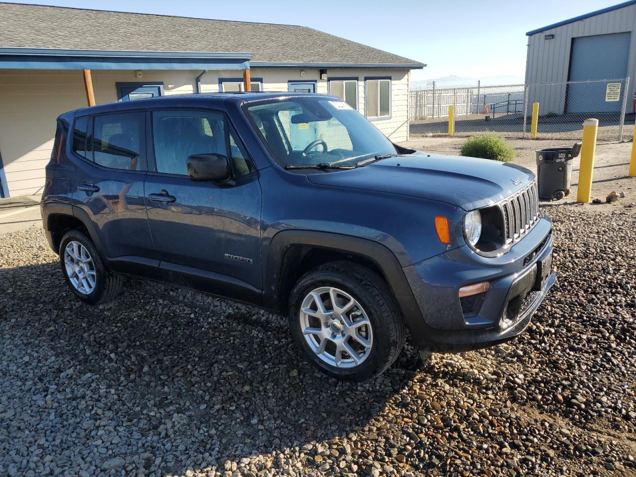 2023 Jeep Renegade Latitude - Image 4