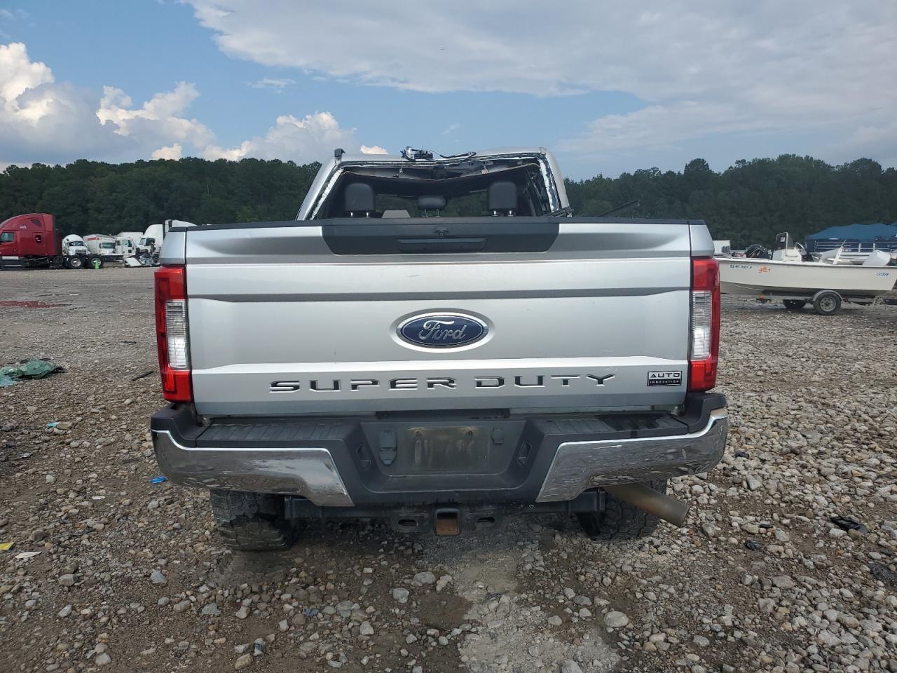2018 Ford F250 Super Duty - Фото 6