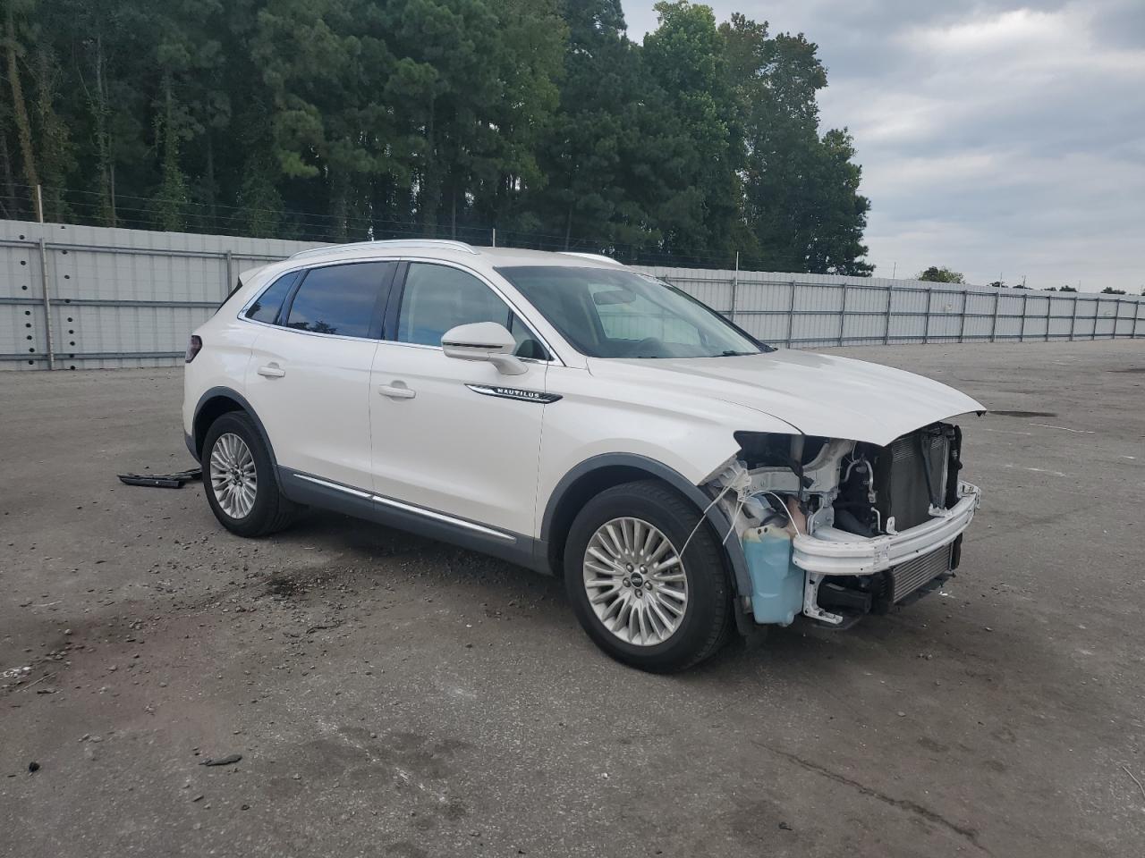 2019 Lincoln Nautilus - Image 4