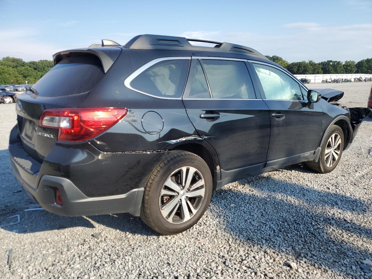 2018 Subaru Outback 2.5I Limited - Image 3