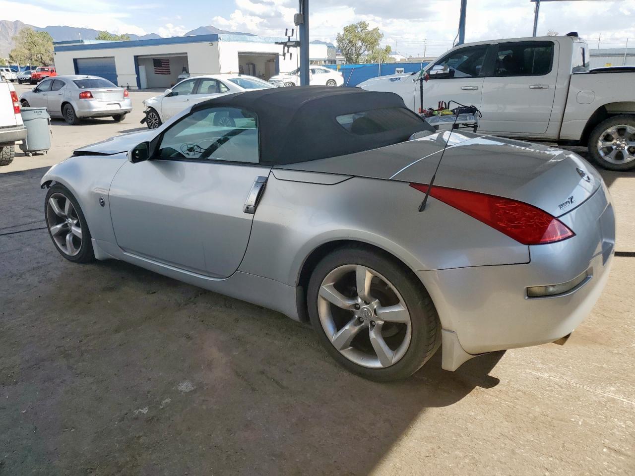 2008 Nissan 350Z Roadster - Фото 2