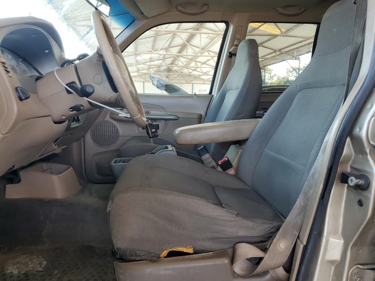 2002 Ford Explorer Sport Trac - Image 7