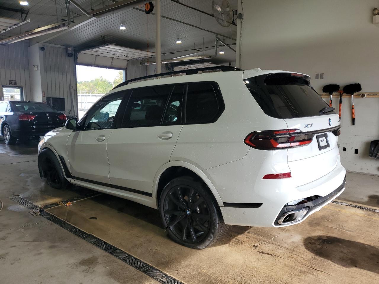 2024 BMW X7 xDrive40I - Image 2