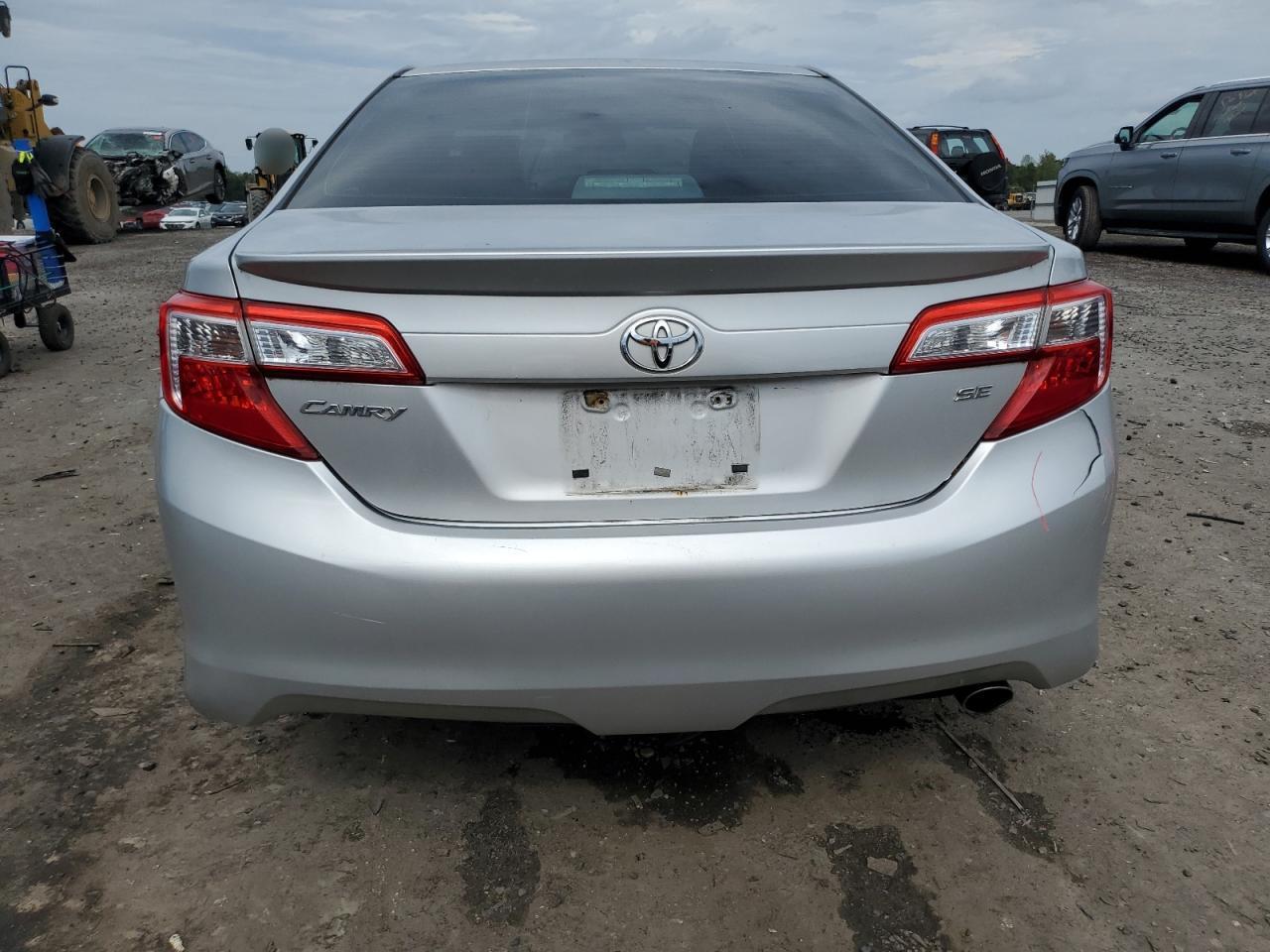 2012 Toyota Camry Base - Фото 6