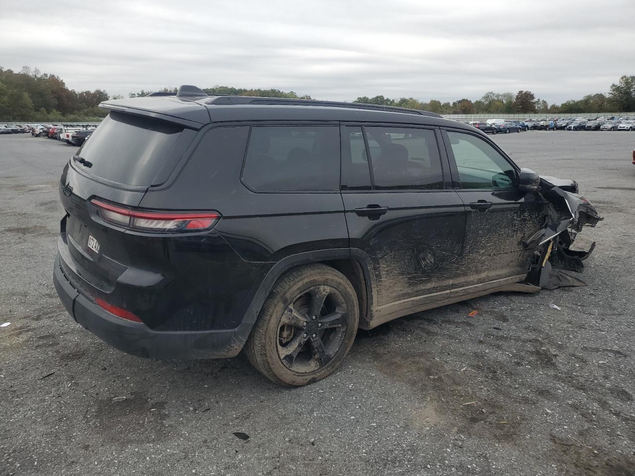 2024 Jeep Grand Cherokee L Laredo - Image 3