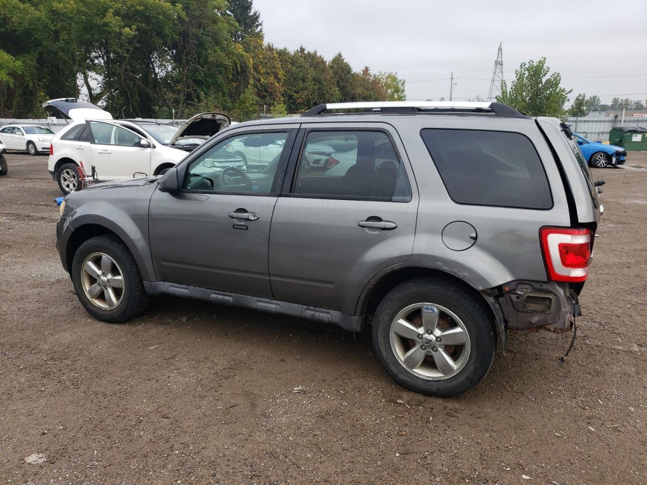 2011 Ford Escape Limited - Фото 2