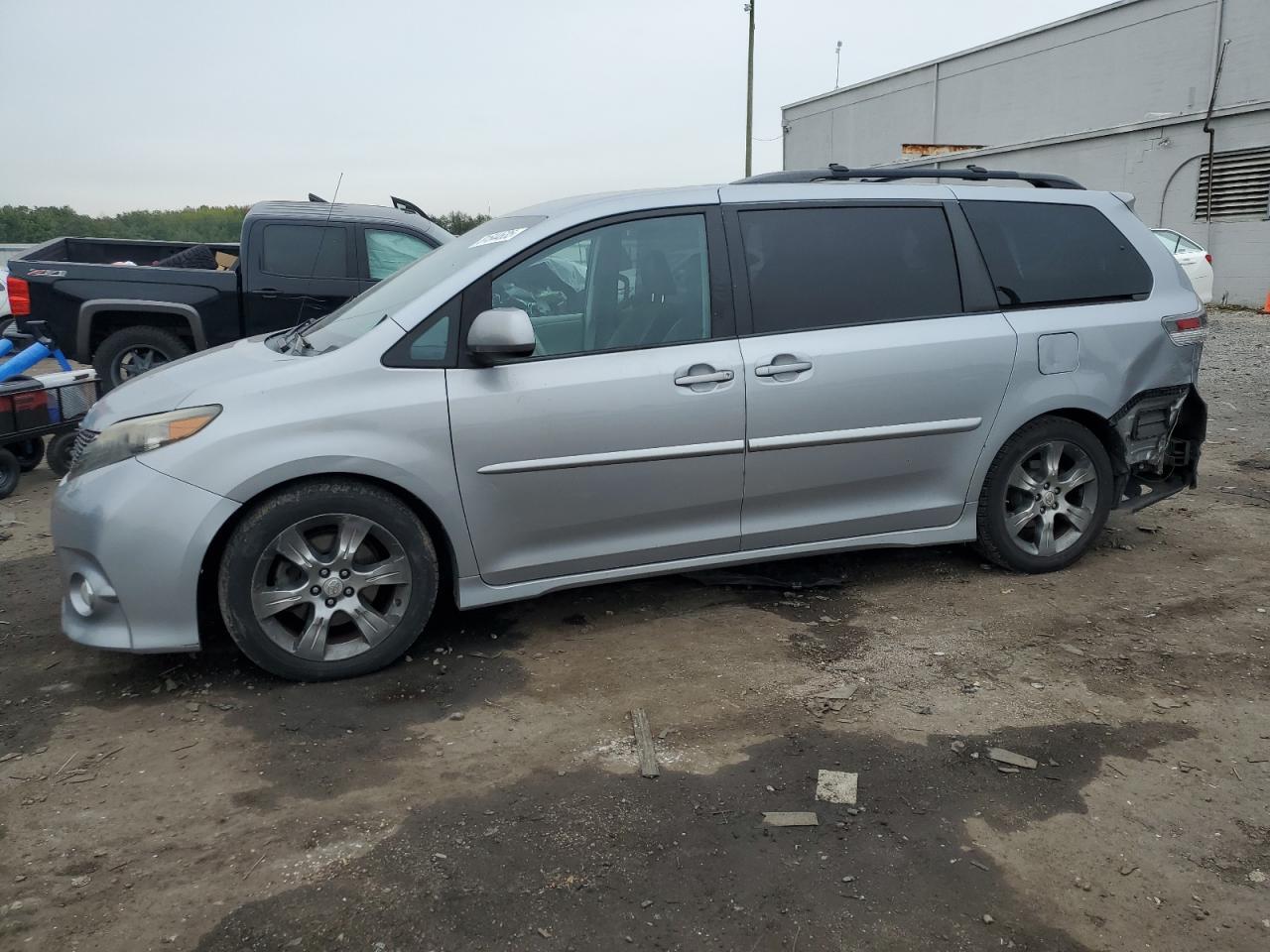2011 Toyota Sienna Sport