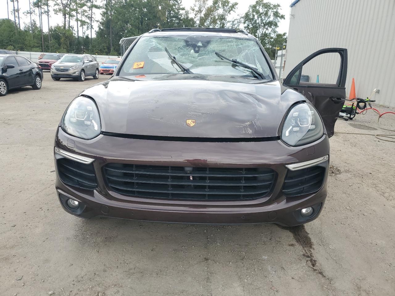 2017 Porsche Cayenne - Image 5