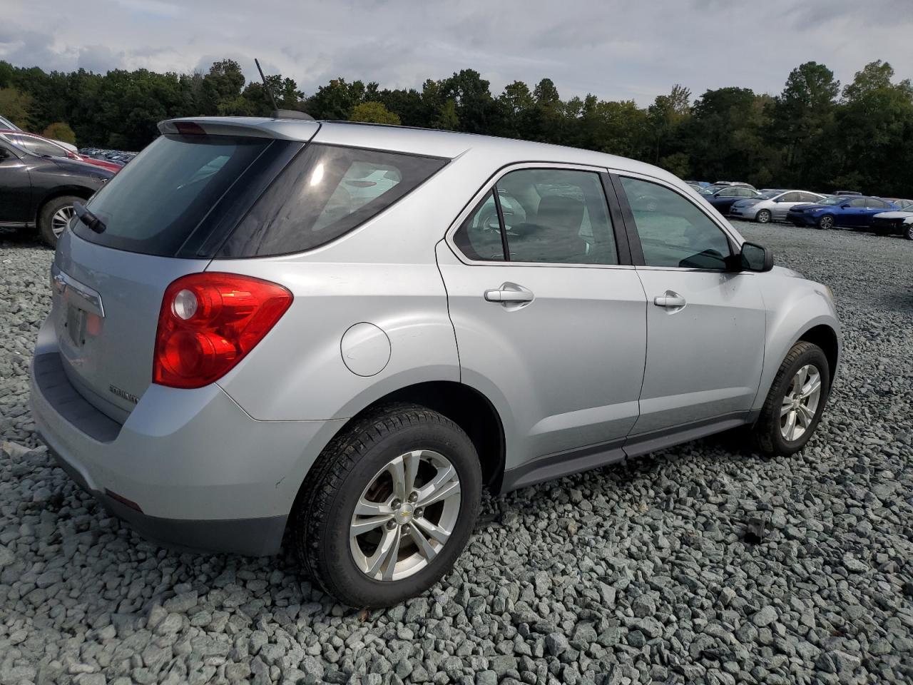 2015 Chevrolet Equinox Ls - Image 3