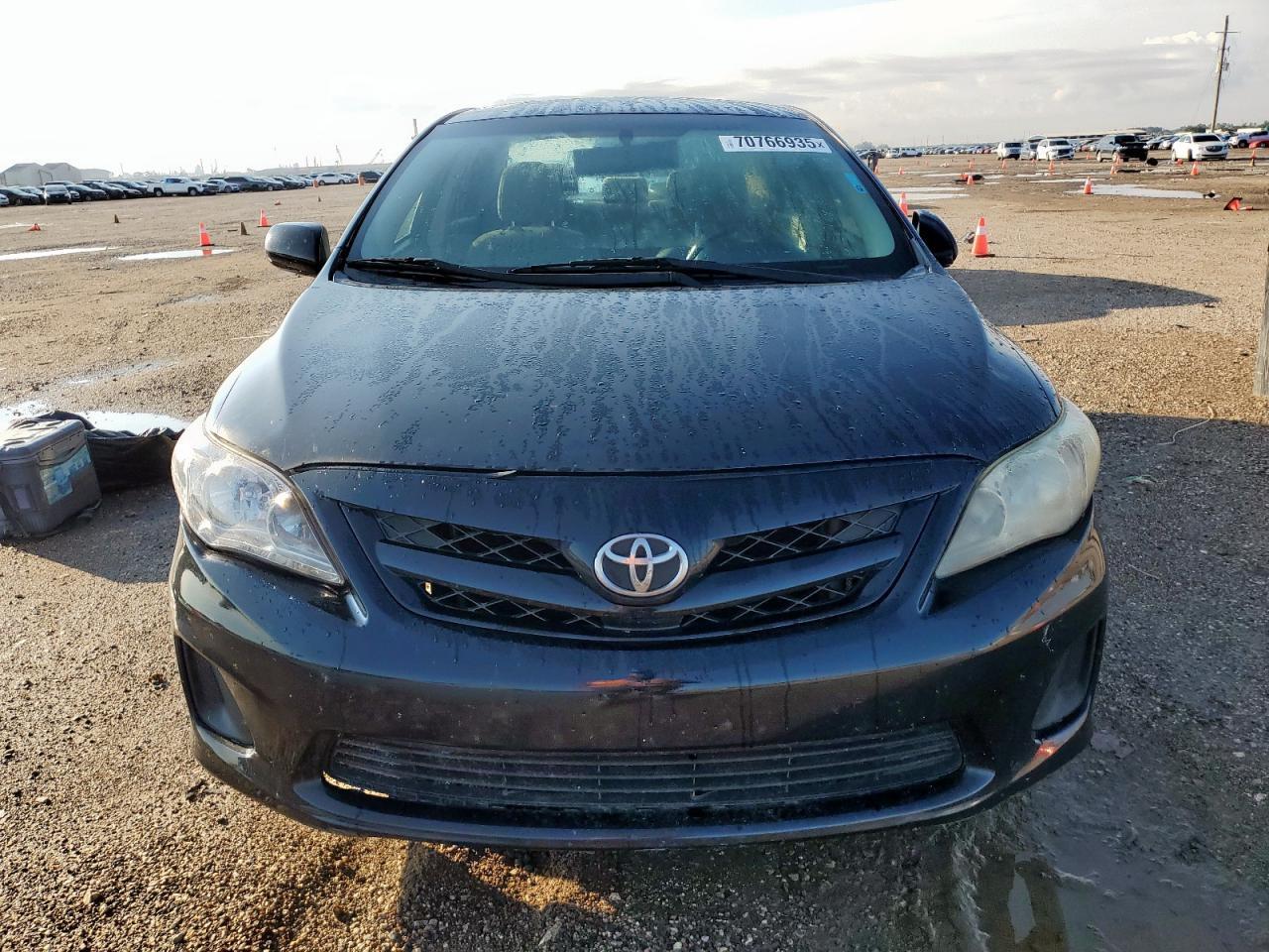 2011 Toyota Corolla Base - Фото 5
