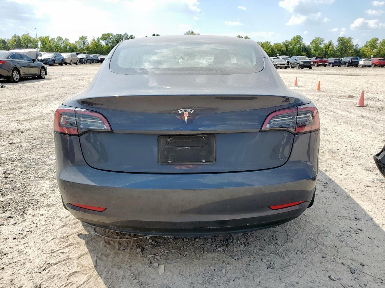 2023 Tesla Model 3 - Image 6
