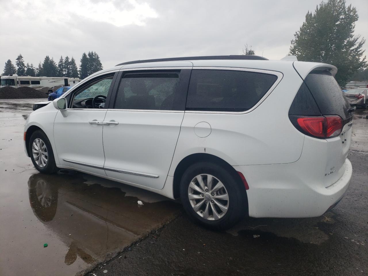 2017 Chrysler Pacifica Touring L - Фото 2