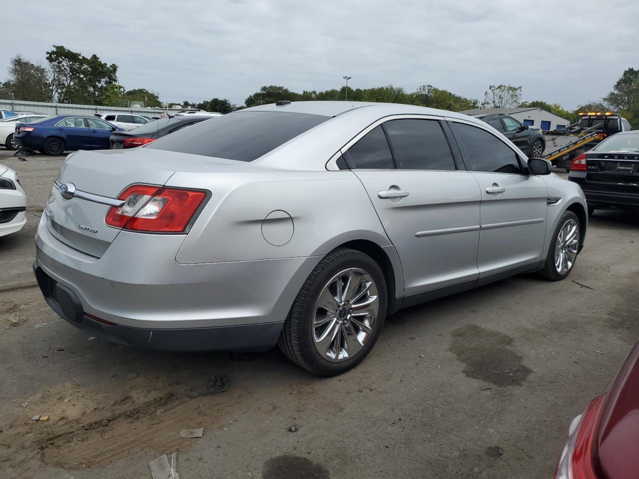 2012 Ford Taurus Limited - Image 3