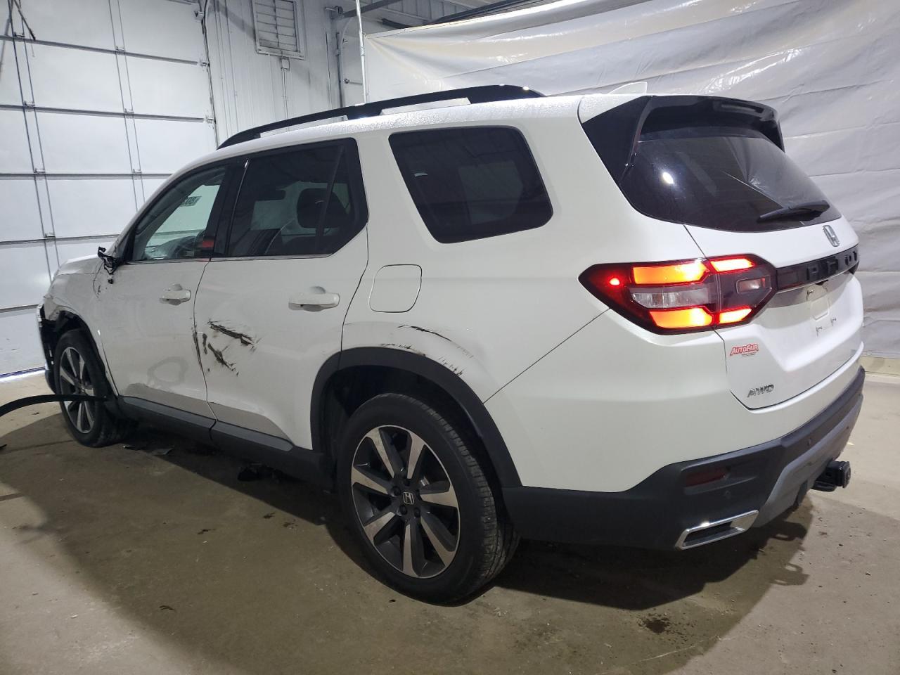 2023 Honda Pilot Elite - Image 2