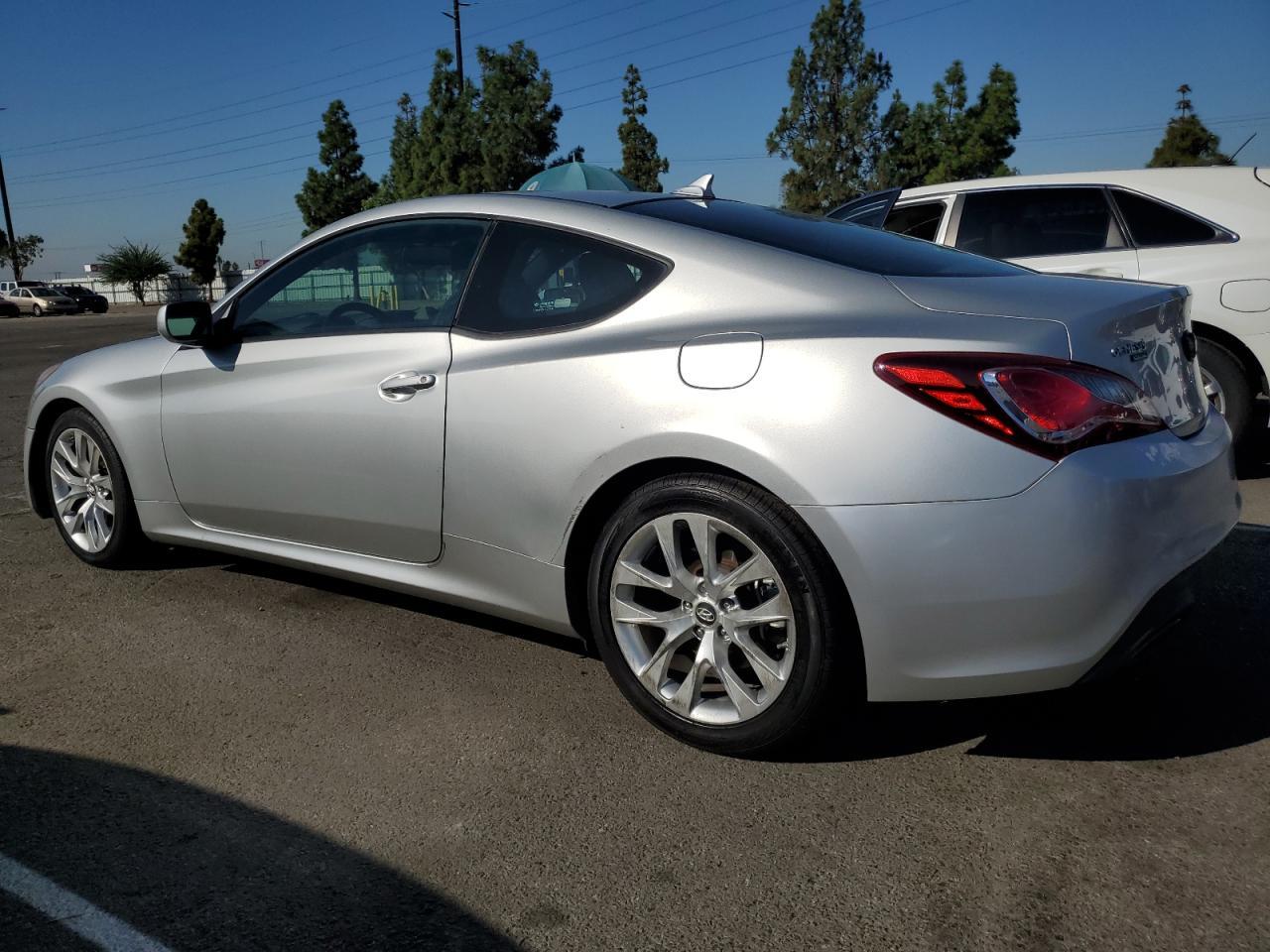 2013 Hyundai Genesis Coupe 2.0T - Фото 2