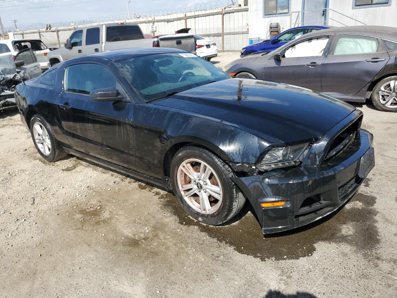 2013 Ford Mustang - Фото 4