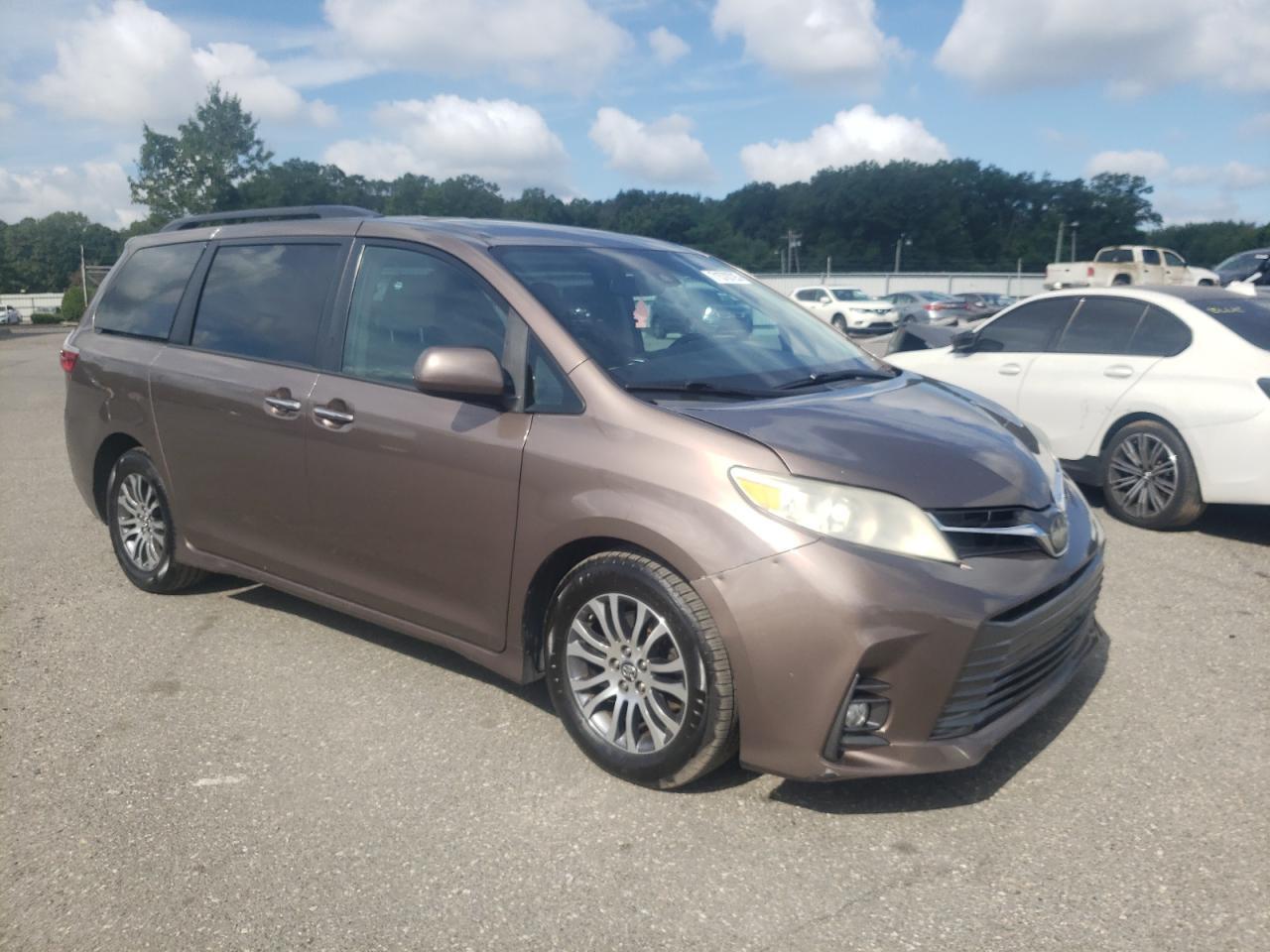 2018 Toyota Sienna Xle - Фото 4