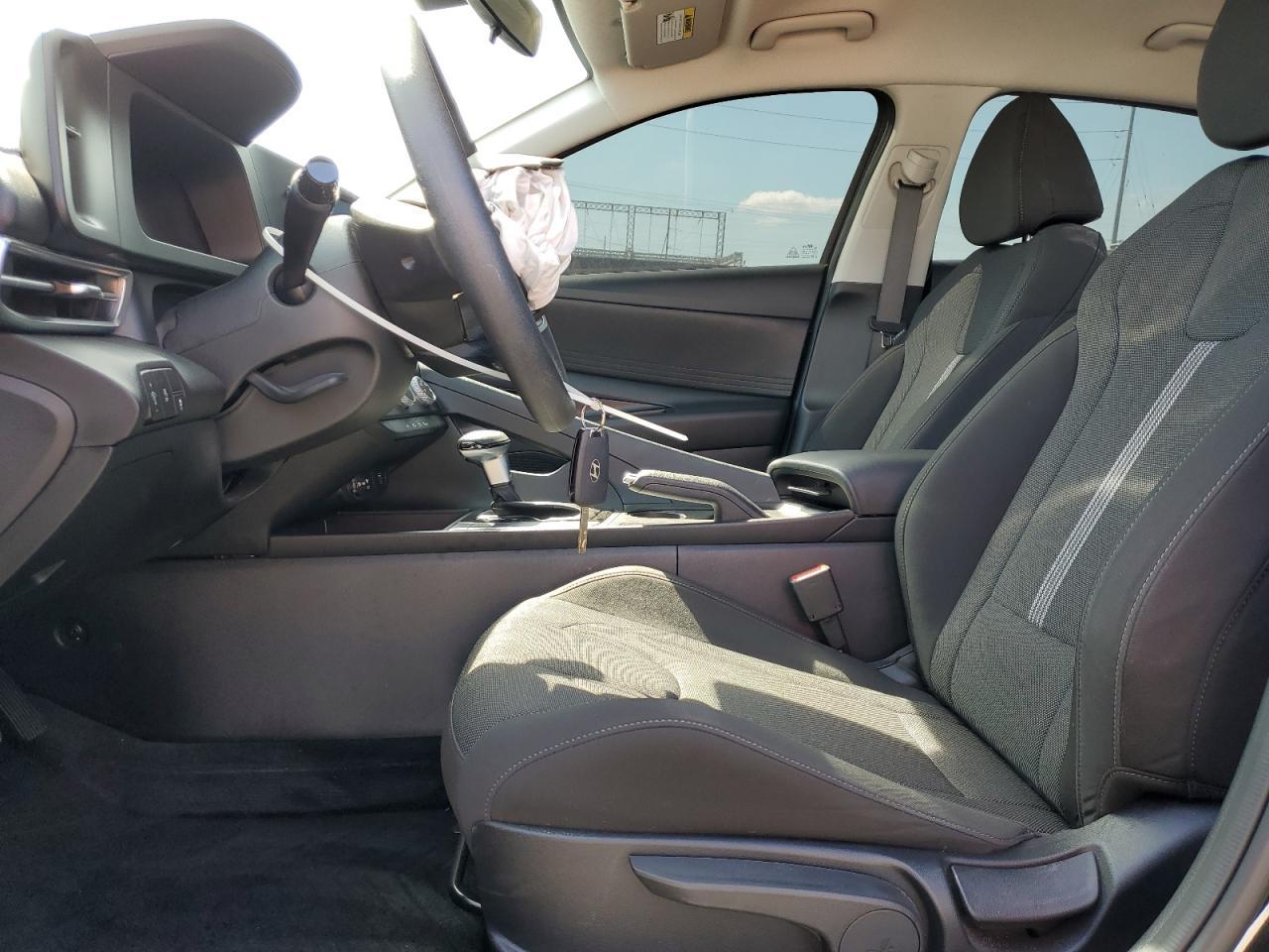 2025 Hyundai Elantra Se - Фото 7