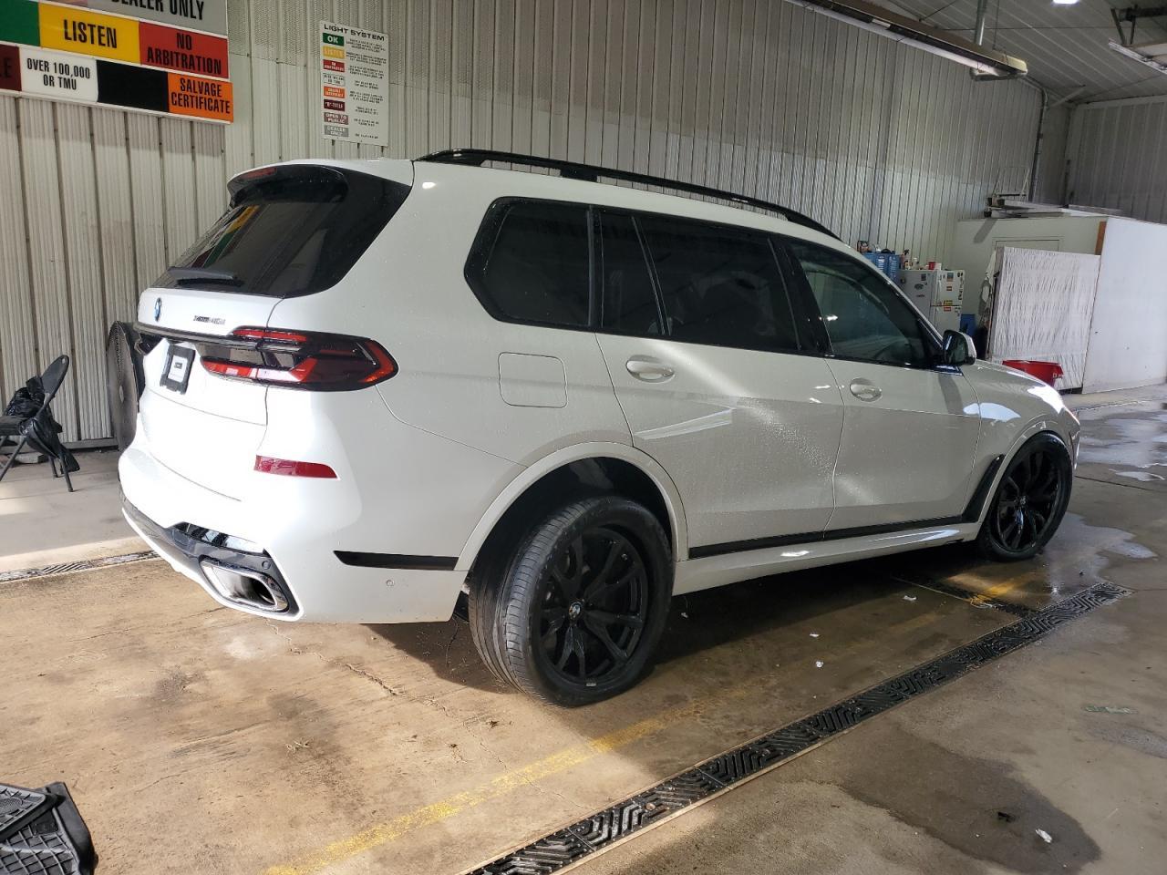 2024 BMW X7 xDrive40I - Image 3
